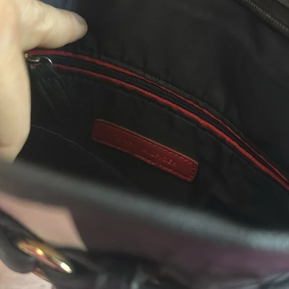 Tommy Hilfiger Womens Mini Black H Logo Purse in Good Condition - Picture 3 of 5